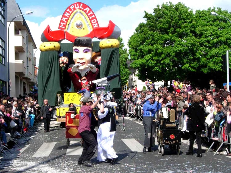 System'D Carnavaliers Cholet 2009 Manipulation