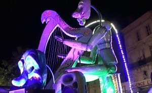 Festival International des Géants et des Masques Saumur 2014. System'D Pantalonnade.