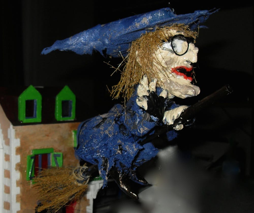 System'D Maquette. La sorcière.