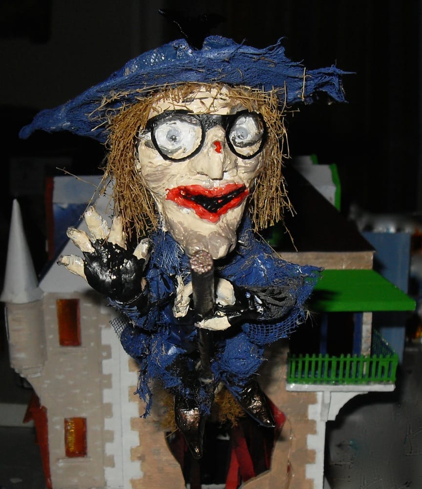 System'D Maquette. La sorcière.