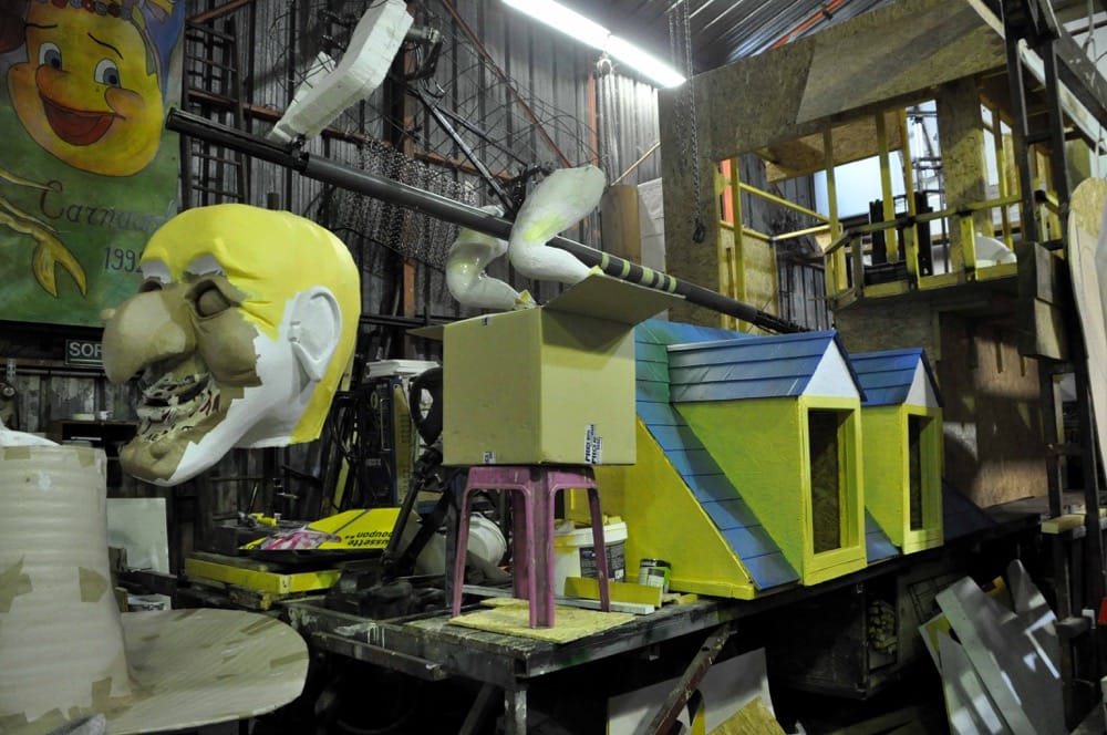 Construction du char 2015 "Au Gré des Vents" System'D Association. Début 2015