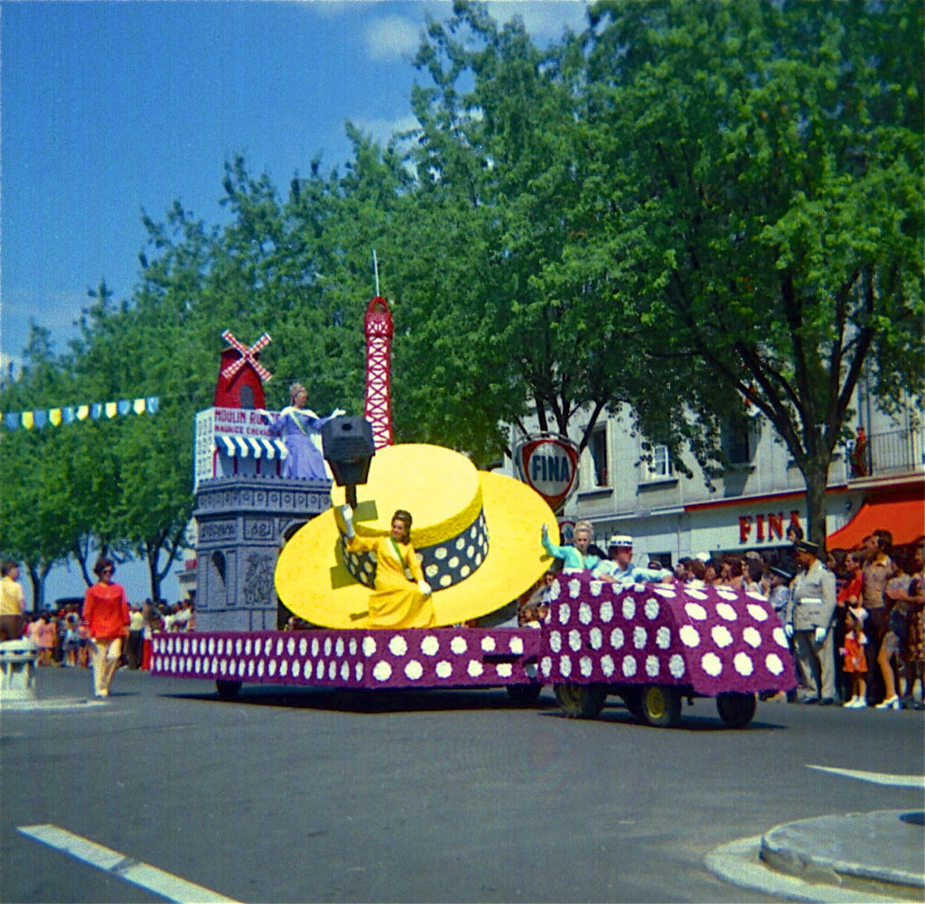Tours Eiffel et chars