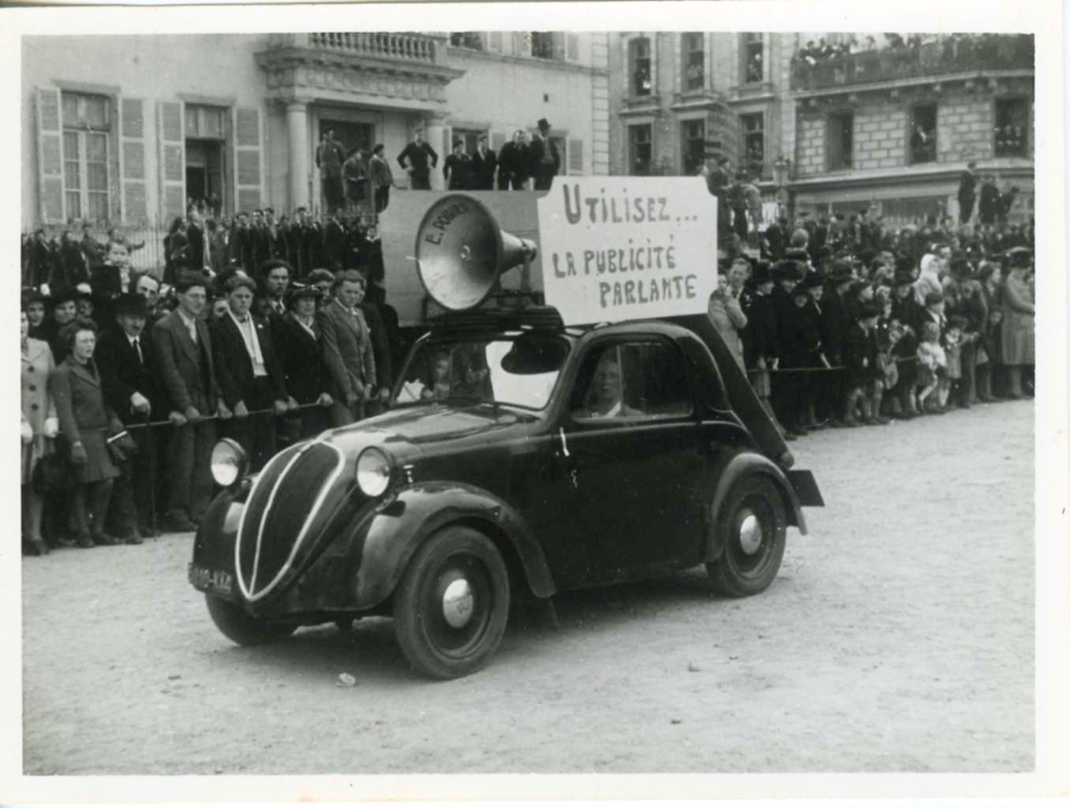 La voiture haut-parleur