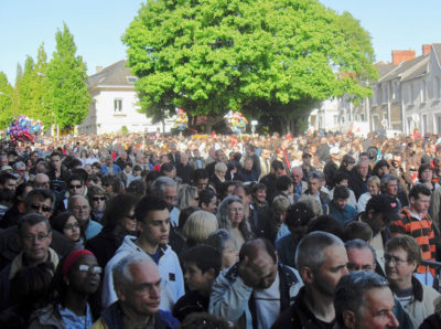 Cette foule, c'était avant...!