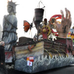 103e carnaval de Cholet. La sortie matinale des chars