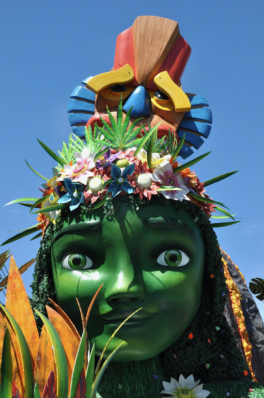 103e carnaval de Cholet - 1er mai 2022 - Carnavaliers au départ