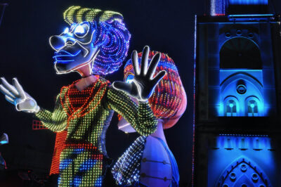 La mise en lumière des chars du premier carnaval illuminé de France.