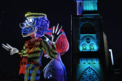 La mise en lumière des chars du premier carnaval illuminé de France.