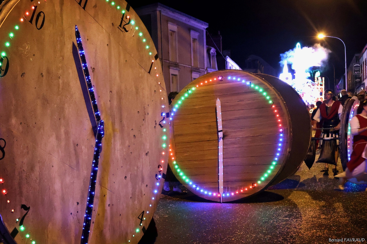 https://6temdassos.fr/albums-photos-carnavals/carnaval-2023-cholet/cholet-22-avril-2023-le-carnaval-de-nuit-premiere-partie/