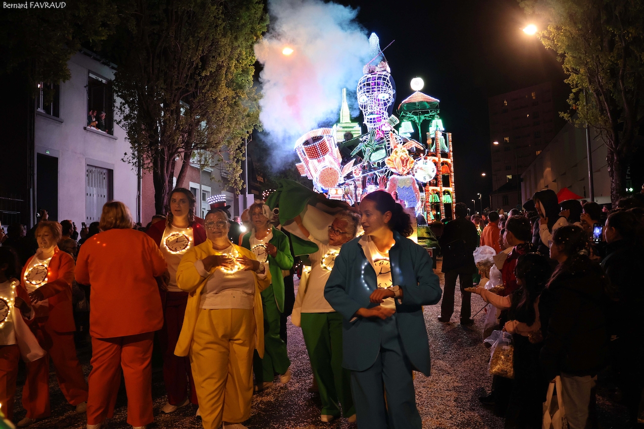 https://6temdassos.fr/albums-photos-carnavals/carnaval-2023-cholet/cholet-22-avril-2023-le-carnaval-de-nuit-premiere-partie/