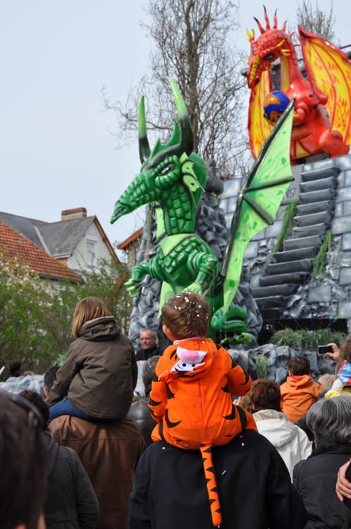 System'D. Même pas peur des dragons Carnaval Cholet. 6temdassos.fr 32